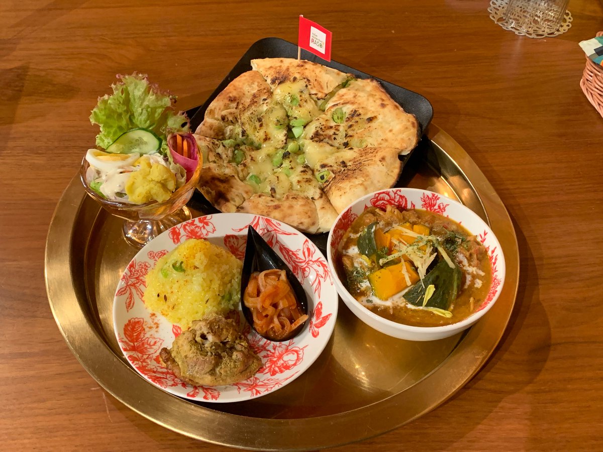 4_vtan's tweet image. お昼です🕛 #rasoi さんにてラソイろランチ🅱️とスパイス豚汁🐷を
わさび枝豆🫛チーズ🧀ナンに変更🔄急に食べたくなったので…やはりチーズナンは食べたい時が旬です❗️😋爽やかながらパンチのある💥一品
豚汁もタケノコ入りになり、味わいと食感がパワーアップ⤴️⤴️していました🎶ご馳走様でした🙏