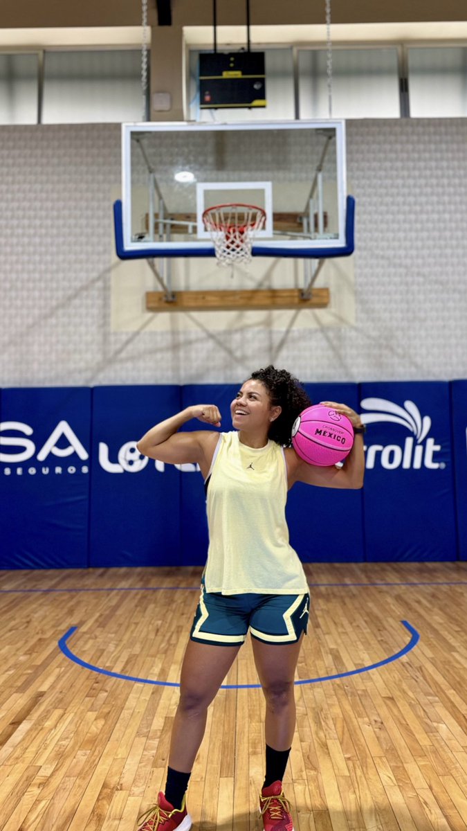 palcandace's tweet photo. Está va por ti papá 🇸🇻🏀✨🙏🏽 https://t.co/3T08mSbVC6