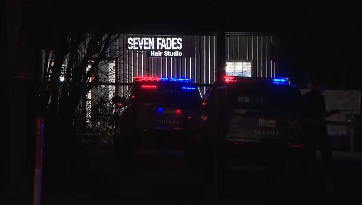 cbsaustin's tweet photo. #UDPATE: The Travis County Sheriff’s Office is investigating a deadly shooting at a Northeast Austin barber shop involving an off-duty Austin police officer Friday night.
READ MORE: https://t.co/InxNEhFtIz https://t.co/bOuJ5WVtJf