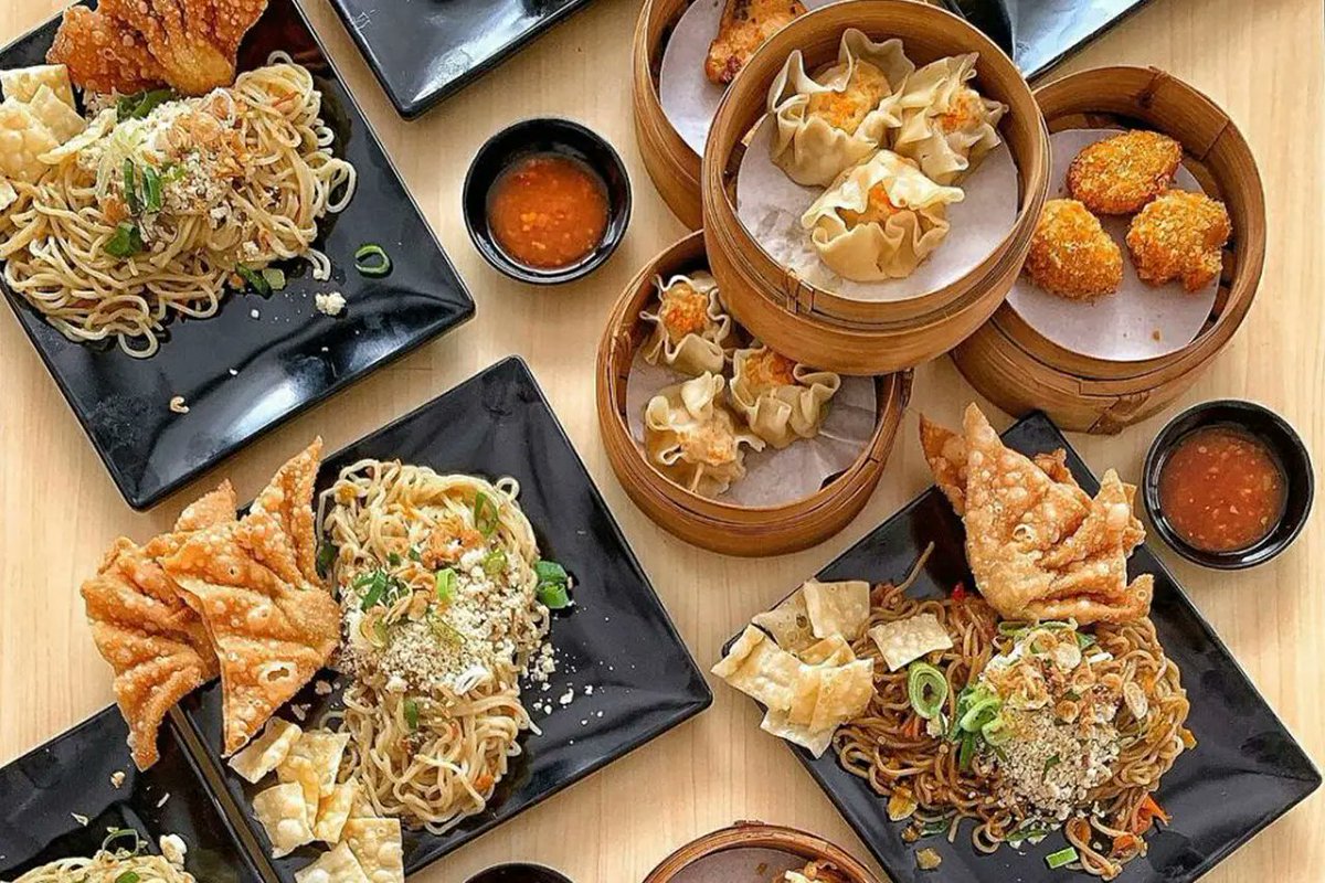 Menurutmu, kenapa Mi Gacoan bisa bertahan sampe sekarang? karena murah? karena tempat nongkrong ga banyak pilihan untuk segmen yang dia target? atau karena beneran enak banget bikin nagih?