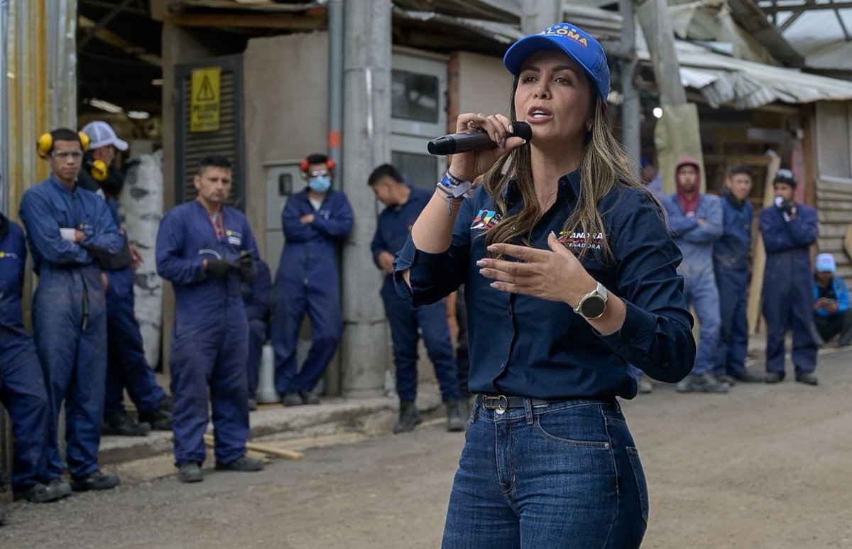 NoticiasDBoyaca's tweet photo. Zandra Bernal: la candidata del sector productivo y los empresarios de #Boyacá y Colombia

https://t.co/9lb3FLX35G @zandrambernal https://t.co/FIWSRZTE07