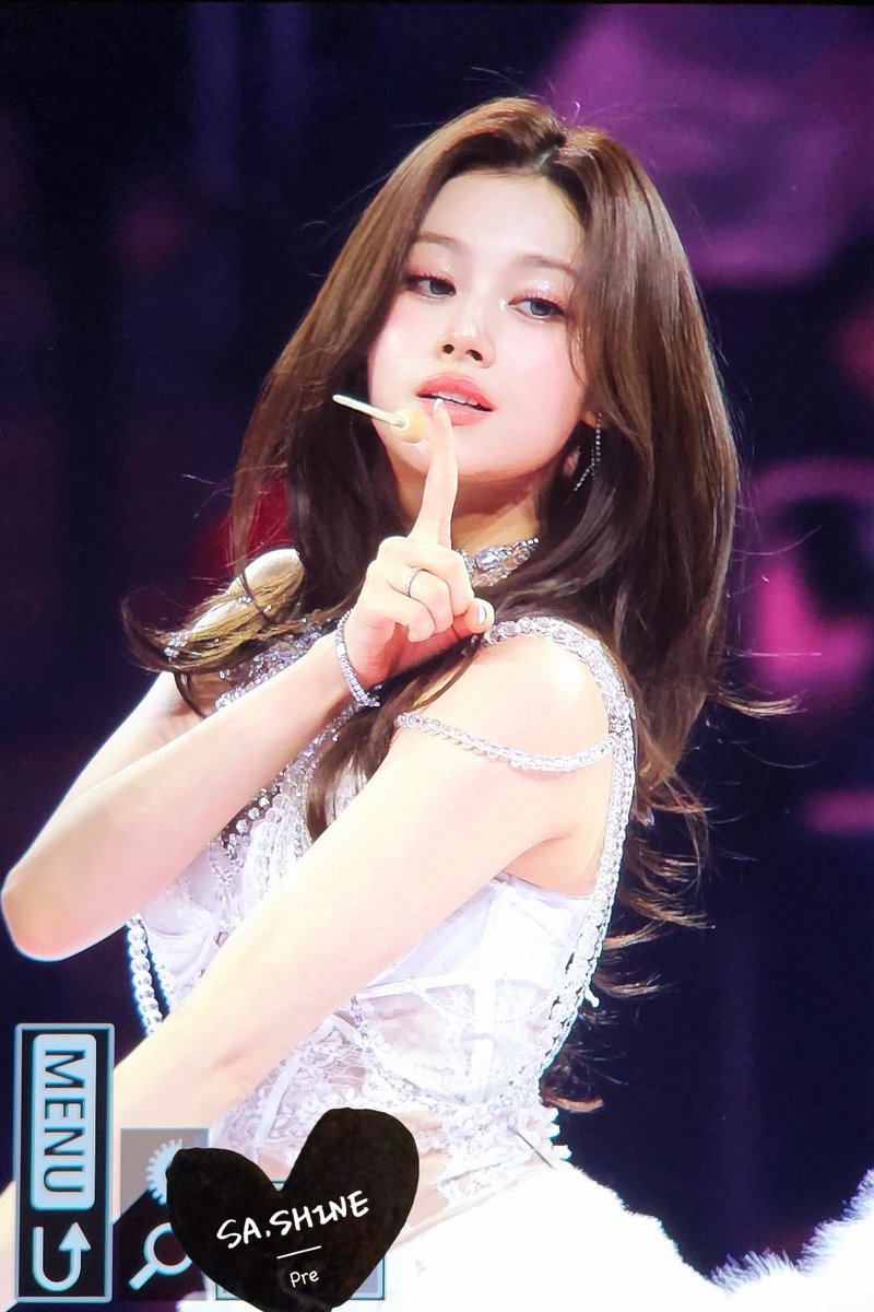 THEE SANA PIC EVERYONE