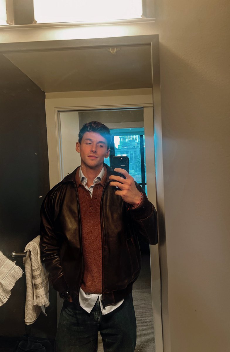 Stephen Tracey tweet media