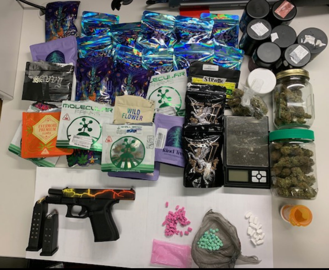 MCPD3DCommander's tweet image. Traffic stop 🚔 leads to gun seizure and felony drug charges in downtown Silver Spring 

Tonight (2/20/26) at around 8PM your @mcpnews 3rd District Community Action Team (DCAT) conducted a traffic stop in the area of Georgia Ave and Spring Street in downtown Silver Spring.