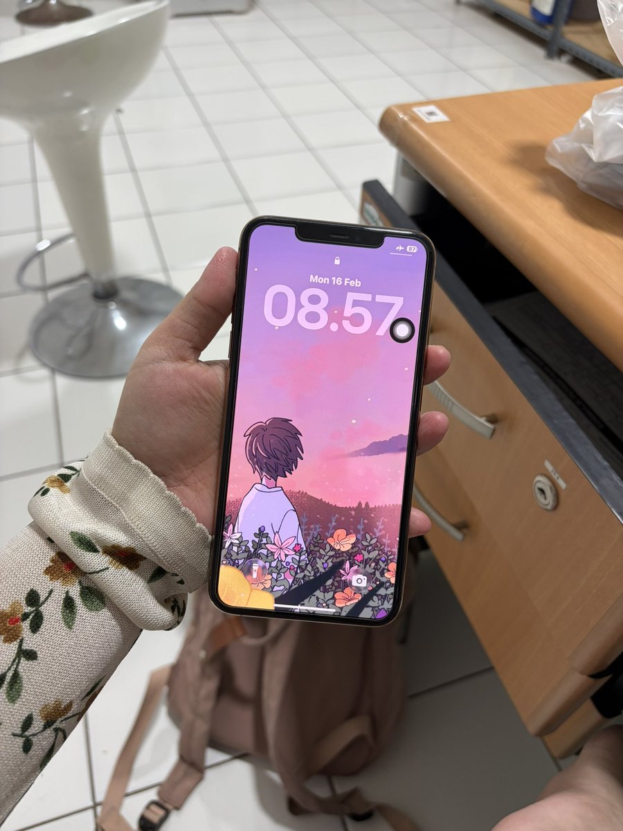 syiimy's tweet photo. Wts iphone 11 pro max 256gb inter

4,5jt 

- pemakaian cewe, terawat
- sinyal all provider, pernah pasang esim juga aman
- true tone, face id, kamera semua normal
- baterai baru ganti di icolor
- lcd kamera ori
- kelengkapan dus, kabel ori (tanpa adaptor)

Cod tangerang/jakbar https://t.co/CfqQfSqIBU