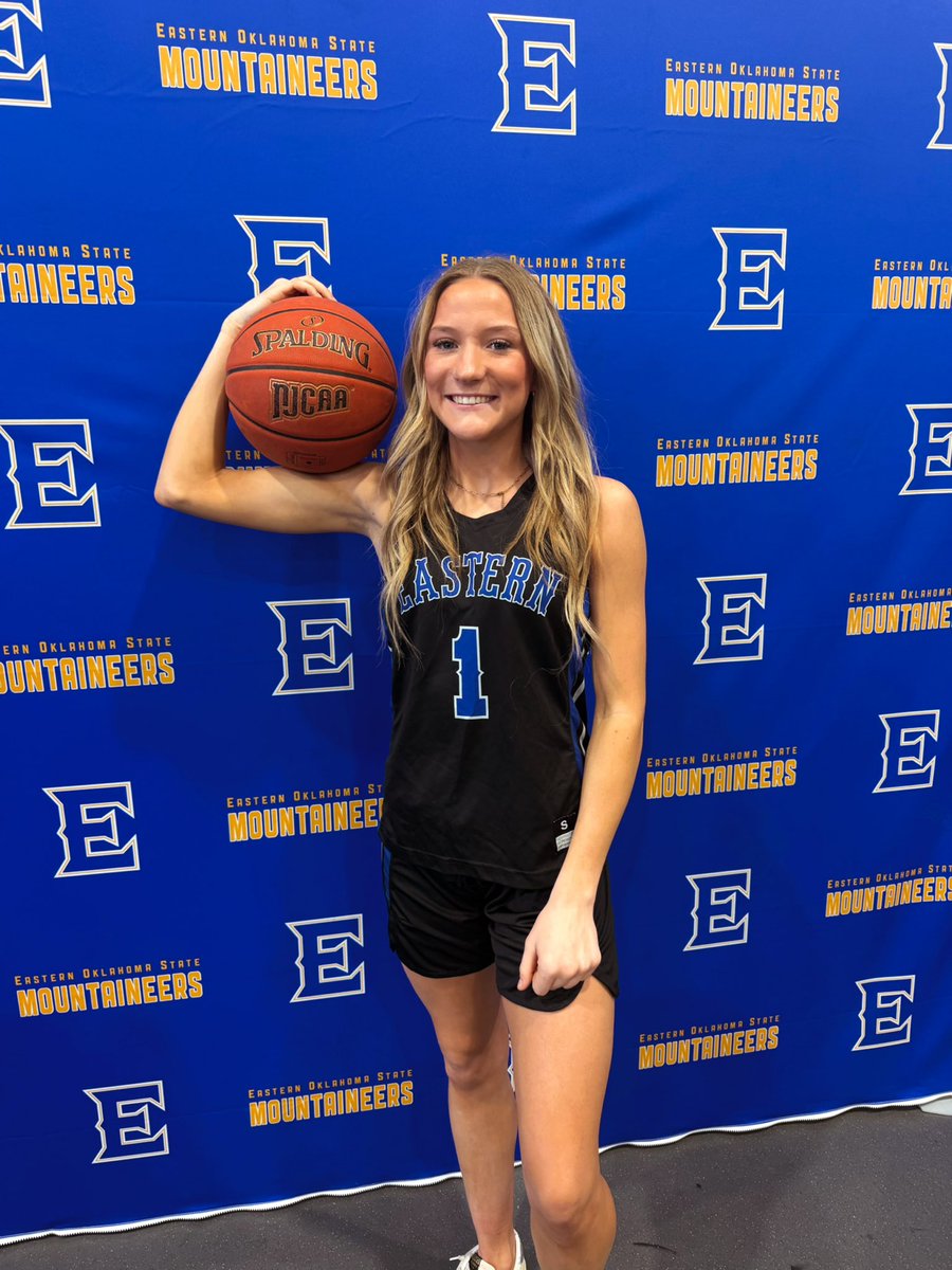 Kinley Castle tweet media