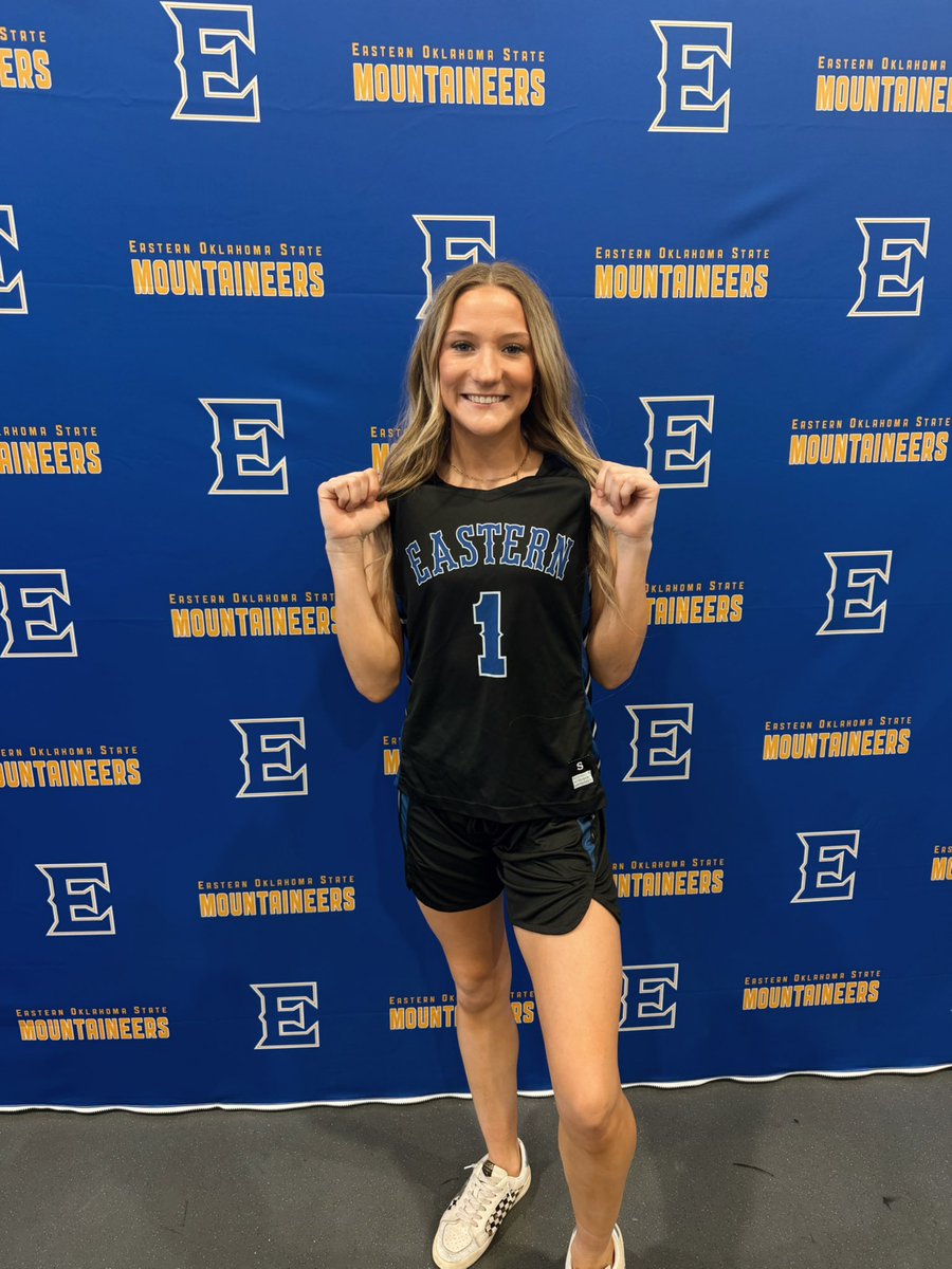 Kinley Castle tweet media