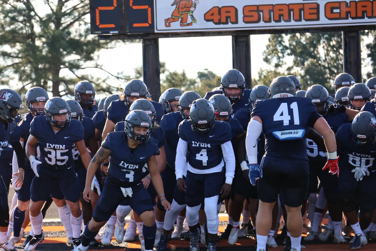 DamienDuck08's tweet photo. Blessed to receive an offer from Lyon College #Agtg @CoachSoria https://t.co/lGoOtcljH3