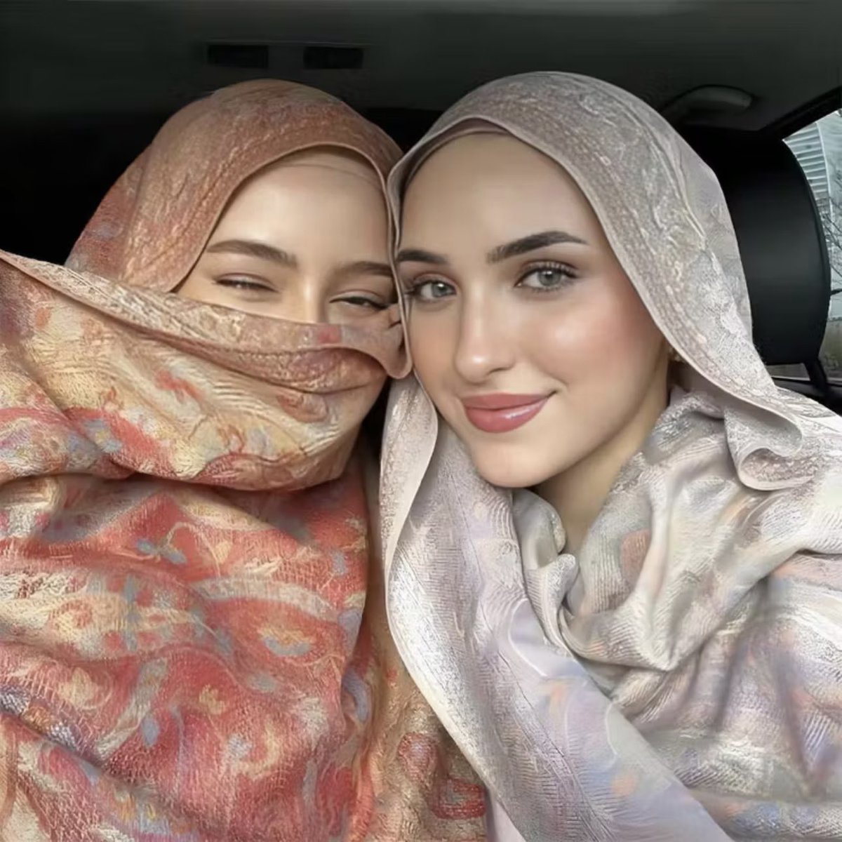➡️ rekomendasi PASHMINA TURKI yg bikin outfit kalian makin elegan dan terlihat mahal‼️

cocok banget kalau lagi pakai gamis/abaya✨✨