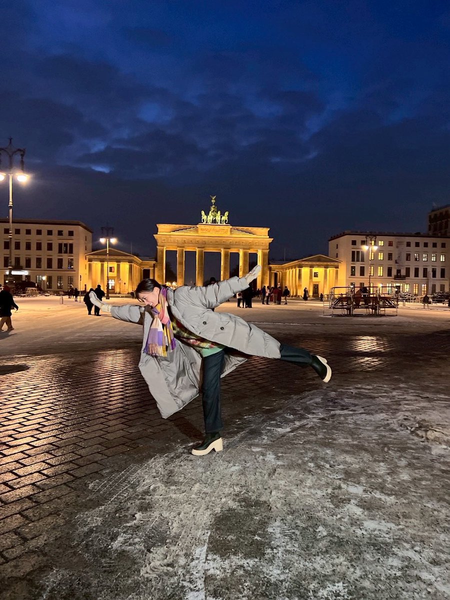 ドイツでバルシャークしてるし笑🇩🇪🦈

 #生田絵梨花 
 #ikuchangram