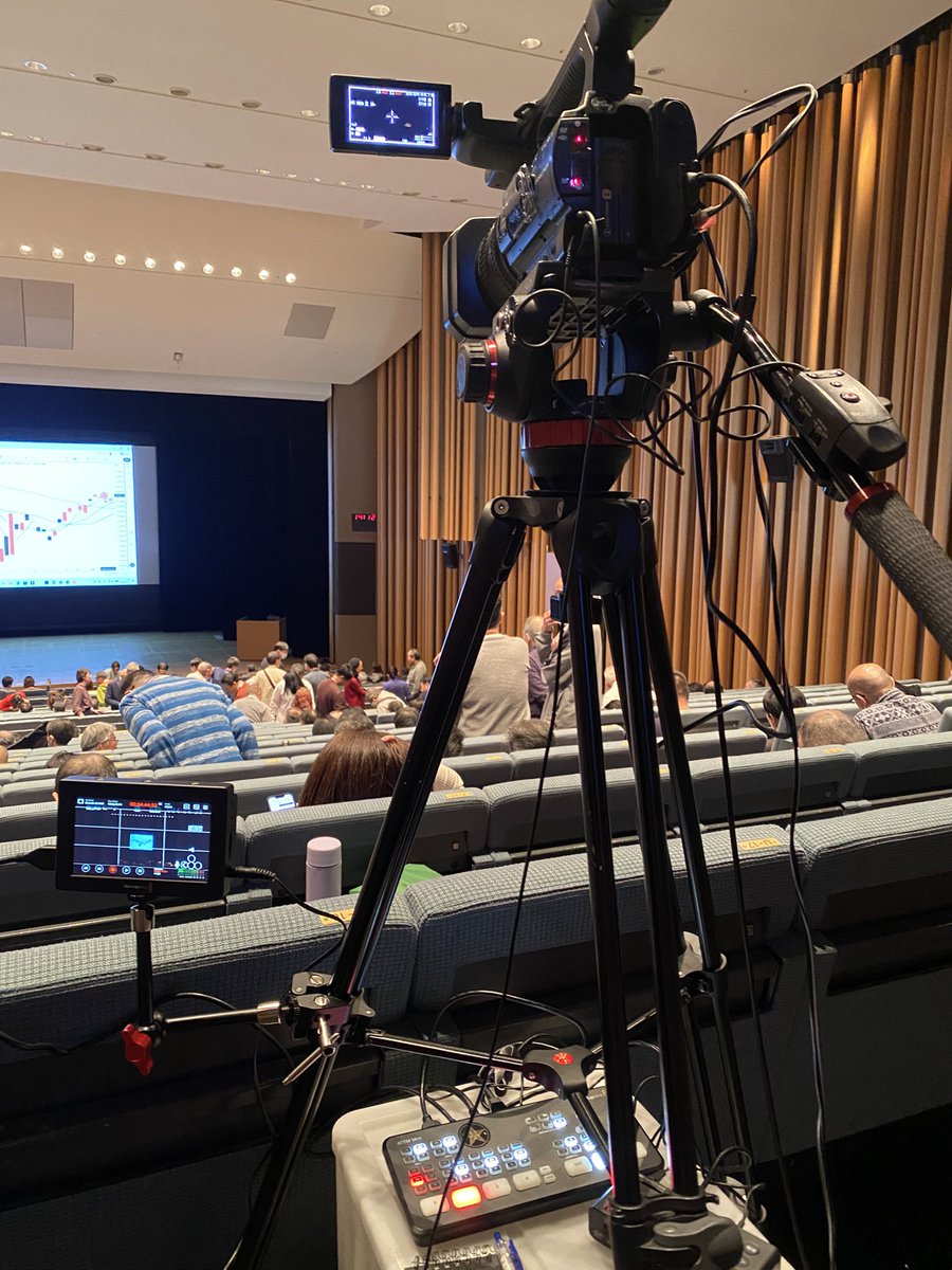 livedoug2018's tweet photo. 久々の日経ホールにて講演会の撮影でした！
本日から三連休ですが、こちらは通常営業してます。最近、悪い風邪も流行ってますので
お身体を大切にしてくださいね。 https://t.co/u4dJakLCzW