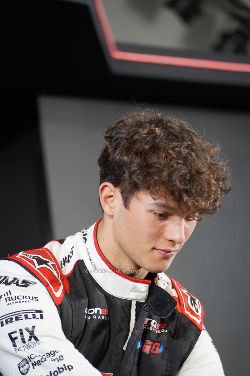 BookBukkuBuch's tweet photo. Ollie Bearman in Bangkok 
โดนตกเรียบร้อย

#SinghaCorporation #TGRHaasF1 #F12026 #GlobalSportsPartnership #SinghaF1 https://t.co/xrLmvyJGo3