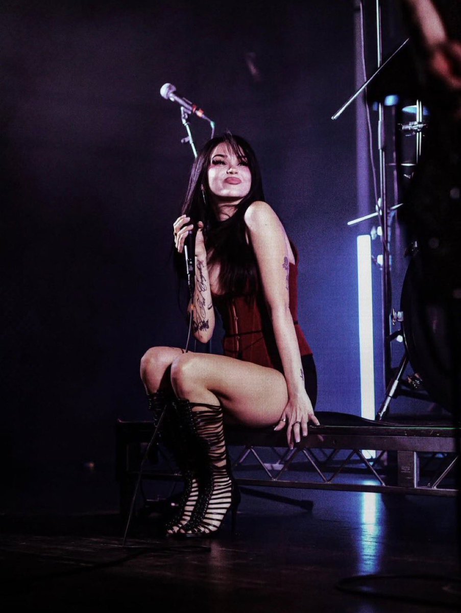 MAGGIE LINDEMANN tweet media