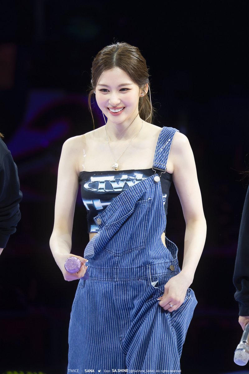 sanasanaページ 260218 EST <THIS IS FOR> IN NEW YORK D1 (260219 KST) Sana is