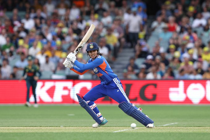 Fifty up for Smriti in series decider vs Australia 👏