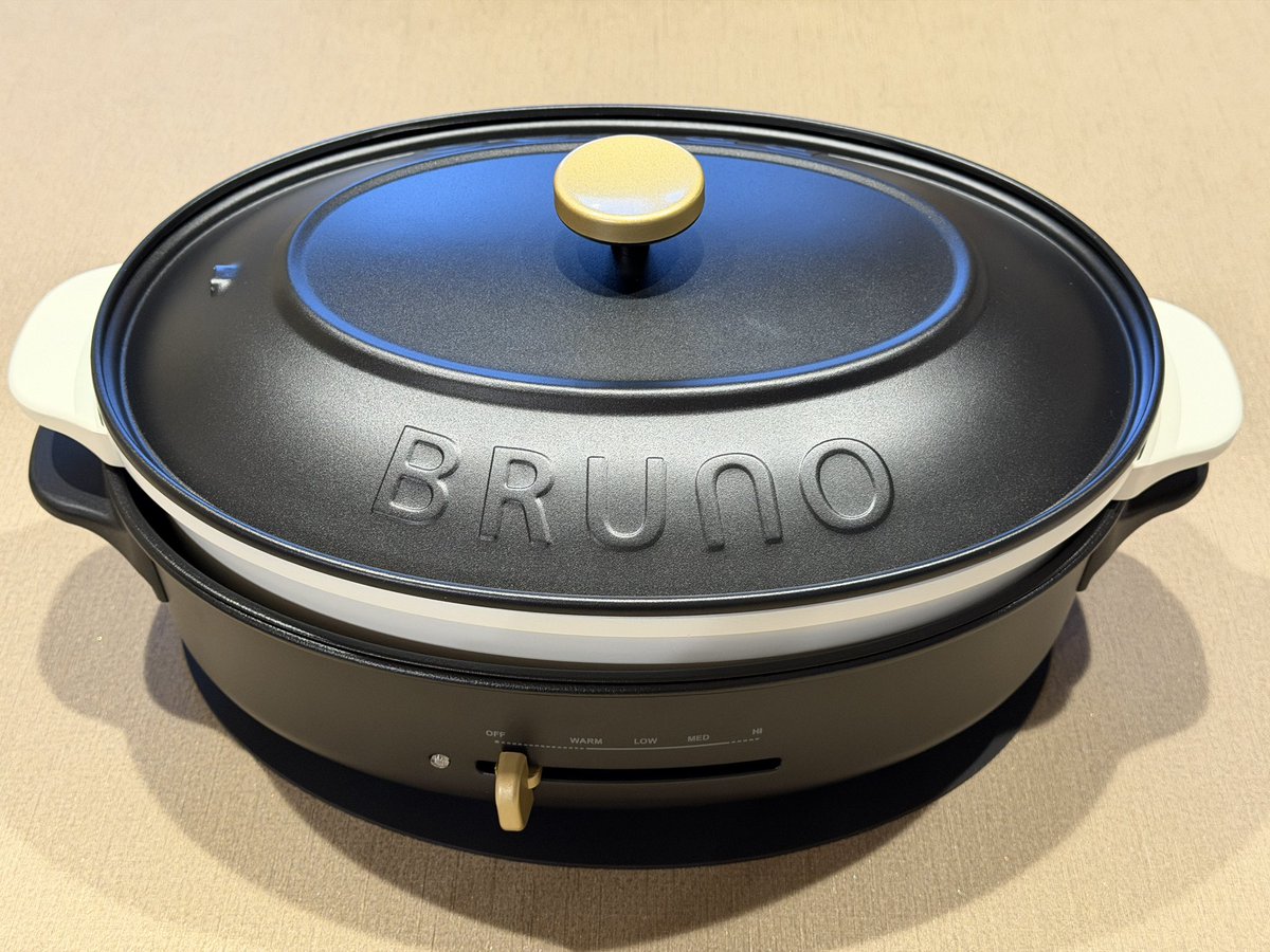 orise05's tweet image. 6年使ってる一代目ブルーノ、負傷して足一本骨折、一本ヒビ💦
二代目を注文したら翌々日に到着。
今のは骨折しないネジタイプになってる😊👍

#BRUNO