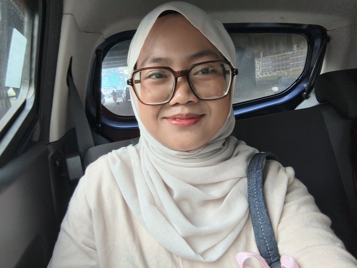 firstIunar's tweet photo. owyeah back to basic setelah berhari hari pakai motiiif https://t.co/FrEM77E137