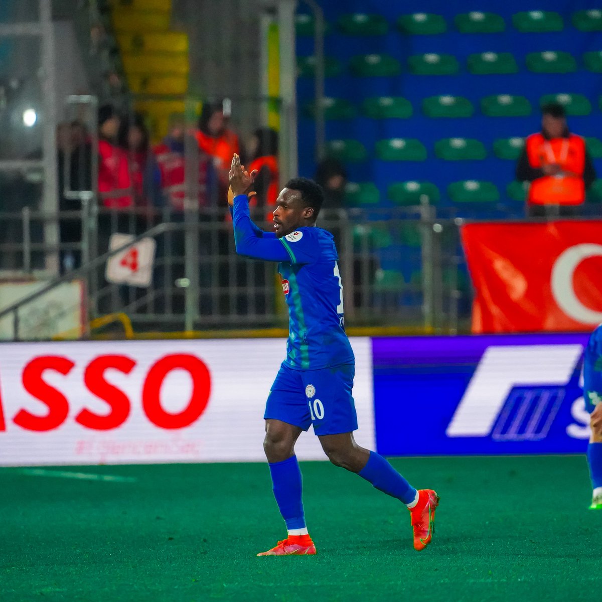 Back to winning ways, from the middle. Thanks to our fans for the great support as always. 💚💙🌱. #Brymzy10