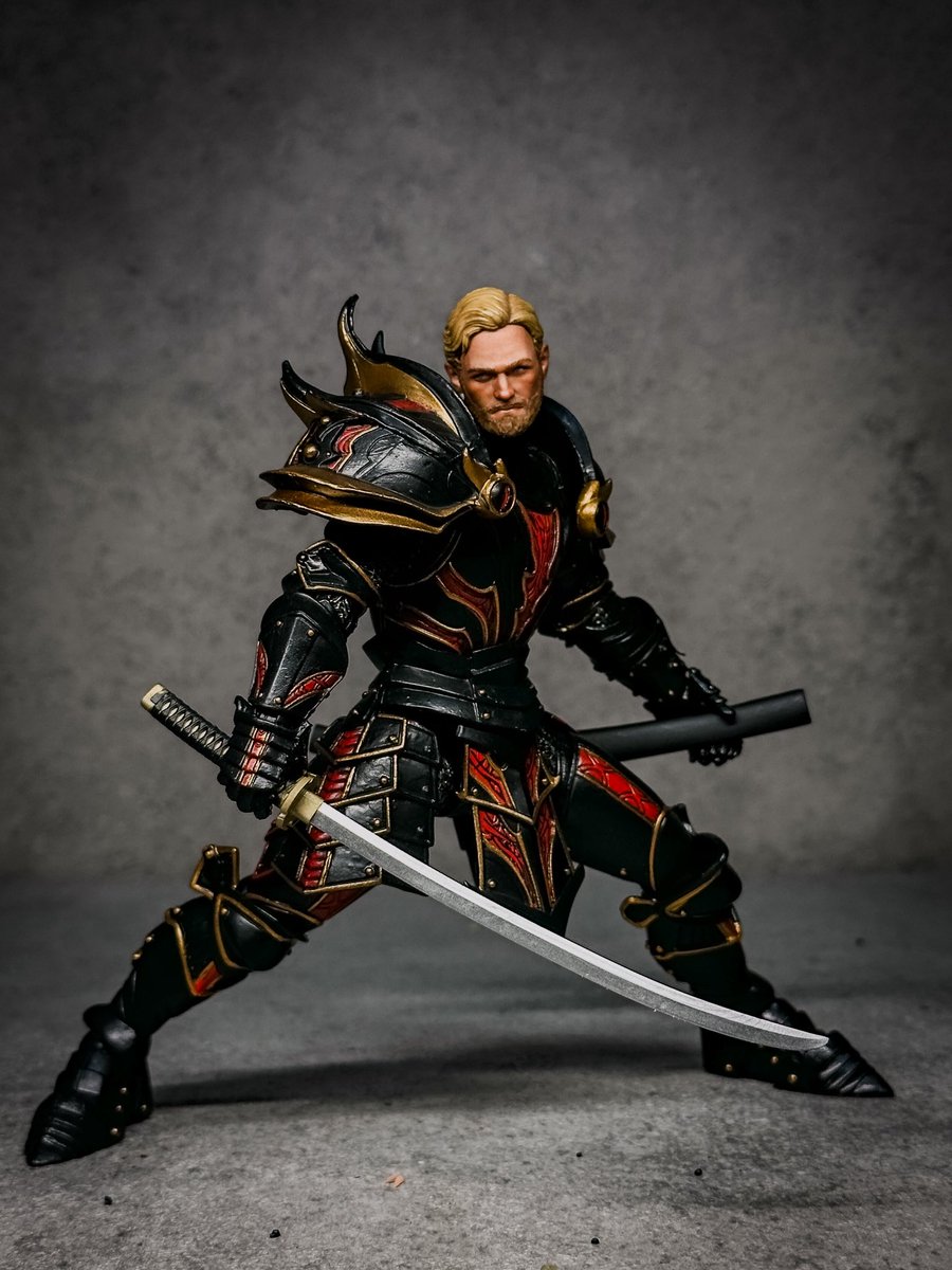 ヘッドと合うなぁ… 刀も違和感ないから摩訶不思議な纏まり方しててええなぁ