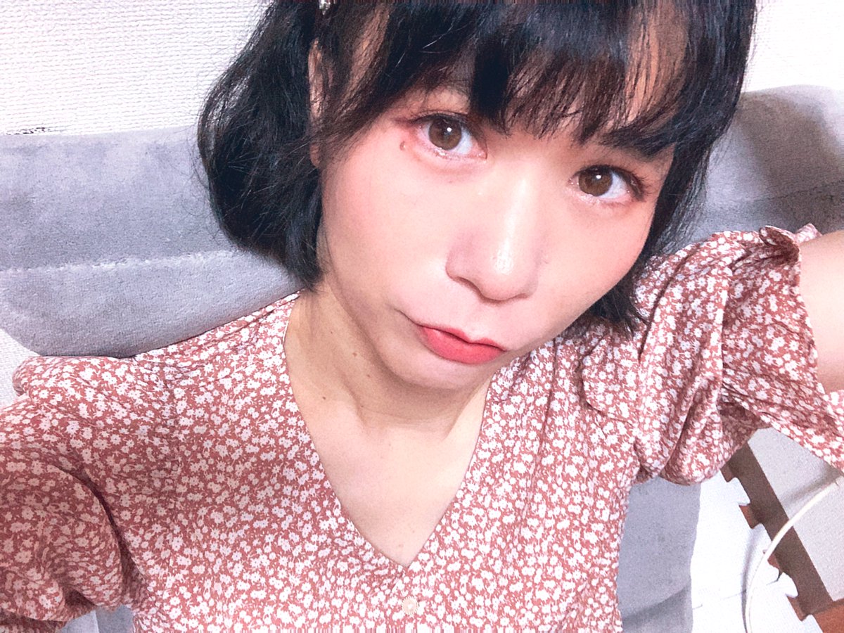 StrawberryLB1's tweet photo. 垢抜けない感じだけどどう？ https://t.co/tr6b2a53oq