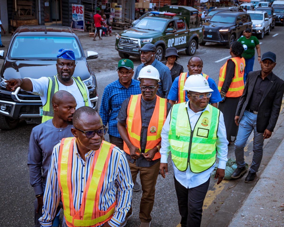 UndisputedIyke1's tweet photo. Lagos, February 20, 2026.

Honourable Minister of Works, Engr. Dave Umahi Conducts Inspection Tour of Key Lagos Infrastructure Projects

The Honourable Minister of Works (@FMWNIG) Engr. Dave Umahi (@DaveUmahi), visited Lagos State to personally assess progress on three major infrastructure initiatives: the rehabilitation of Iddo Bridge, the reconstruction of Carter Bridge, and the ongoing Lagos–Calabar Coastal Highway project.

He was accompanied by the Federal Controller of Works, Lagos, Engr. Olufemi Dare; the Senior Special Assistant on Community Engagement (South-West), Moremi Ojudu (@moremiojudu) and other notable officials.

During the tour, Minister Umahi commended the contractors for delivering work of “exceptionally high quality,” noting that the standards observed align with the Federal Government’s vision for durable, world-class infrastructure. He emphasized that such commitment to excellence not only guarantees safety and longevity but also reflects the administration’s broader dedication to national development and economic growth.

The Minister’s remarks reinforce confidence that these critical projects will be completed on schedule, delivering enhanced transportation capacity, improved traffic flow, and expanded trade corridors across the South-West region. Stakeholders and citizens alike can expect tangible benefits, including reduced travel times, improved logistics efficiency, and new opportunities for local businesses.