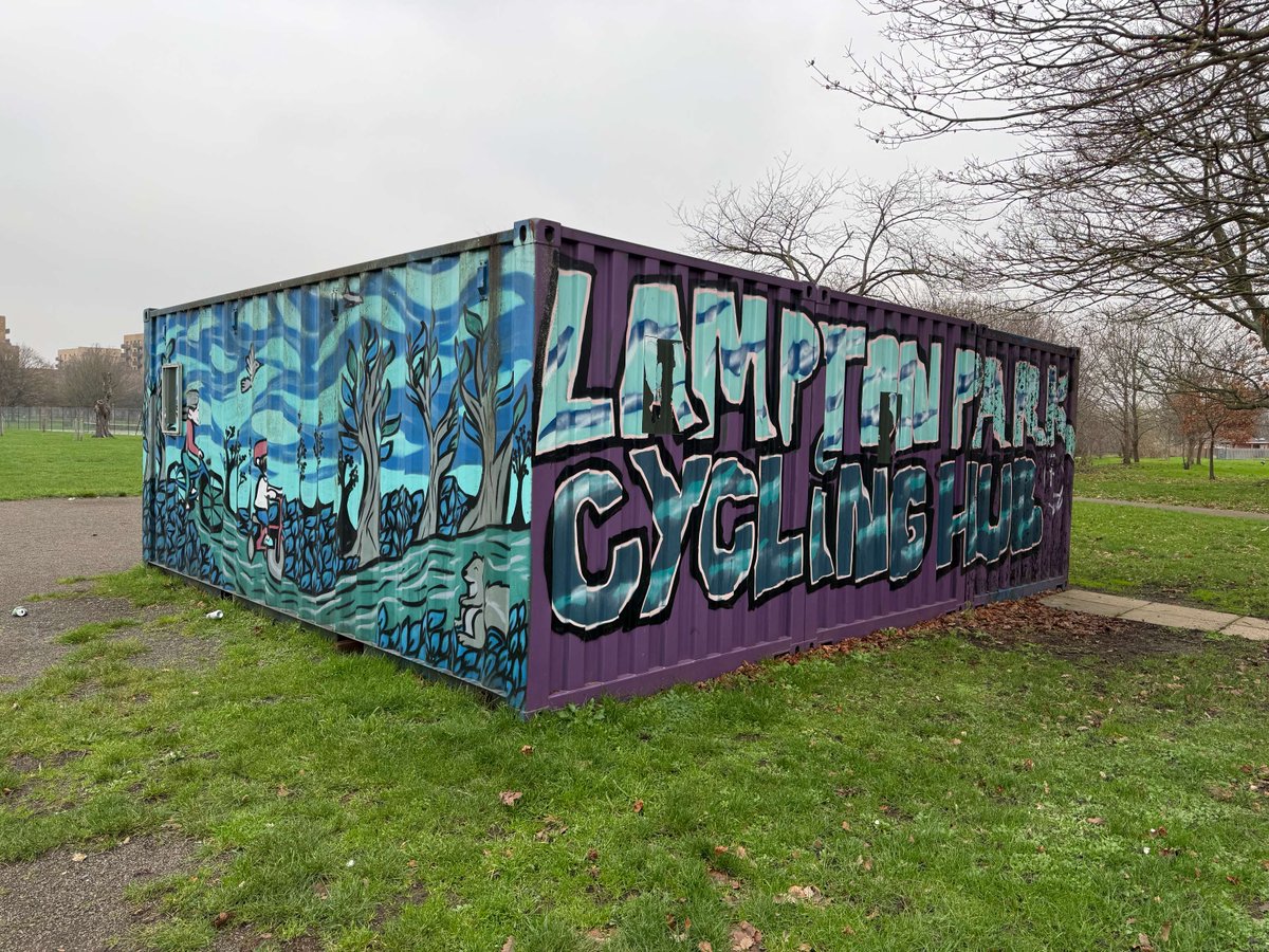 LBofHounslow's tweet image. Get your bike a FREE check-up and repair from the Dr Bike team today at Lampton Park's Cycling Hub in Hounslow from 9.30am to 11.30am.

For more information, visit hounslow.gov.uk/transport-traf… #cycling #cyclinglife