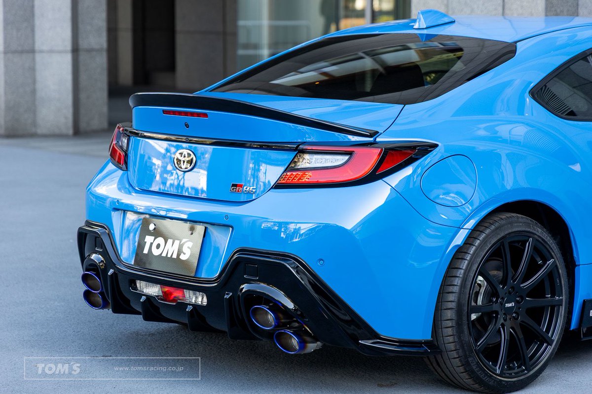TOM'S TOKYO SHOWROOM ￣￣￣￣￣￣￣￣￣￣￣◥ TOYOTA GR86 TOM'S