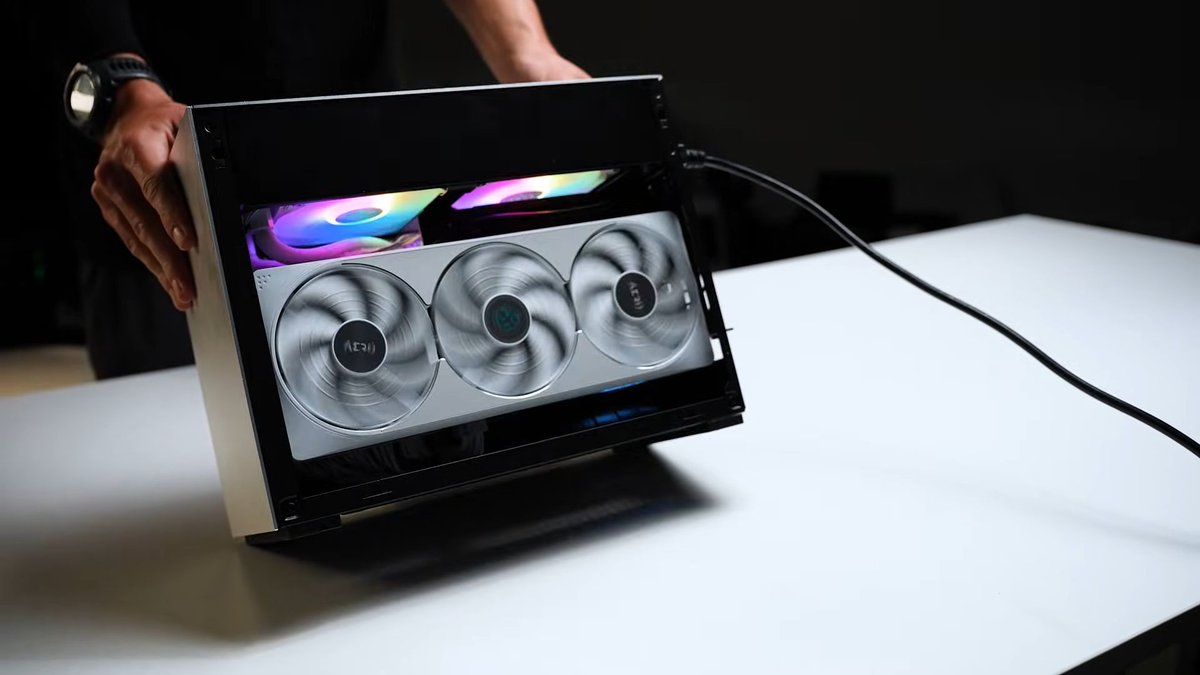 GlobalLianli's tweet image. A compact monster. 

Cr. @radium.pcs

#lianli #case #sff