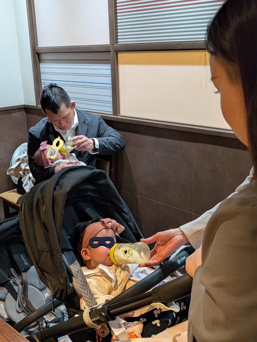 raitoteammotion's tweet photo. 家族揃ってお宮参り https://t.co/T4mGFhQRUv