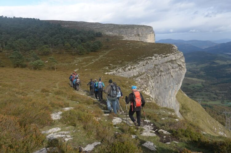 manmophet's tweet image. Mercantilización del montañismo o cómo acabar con prácticas populares 
El montañismo, puede recibir un duro golpe bajo la aplicación de la ley de la actividad física y el deporte del G.Vasco
kaosenlared.net/mercantilizaci…