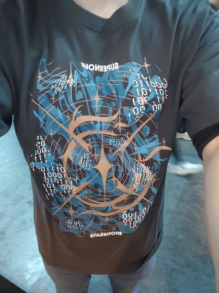 REBOOTで武道館ライブのTシャツを着るマウント