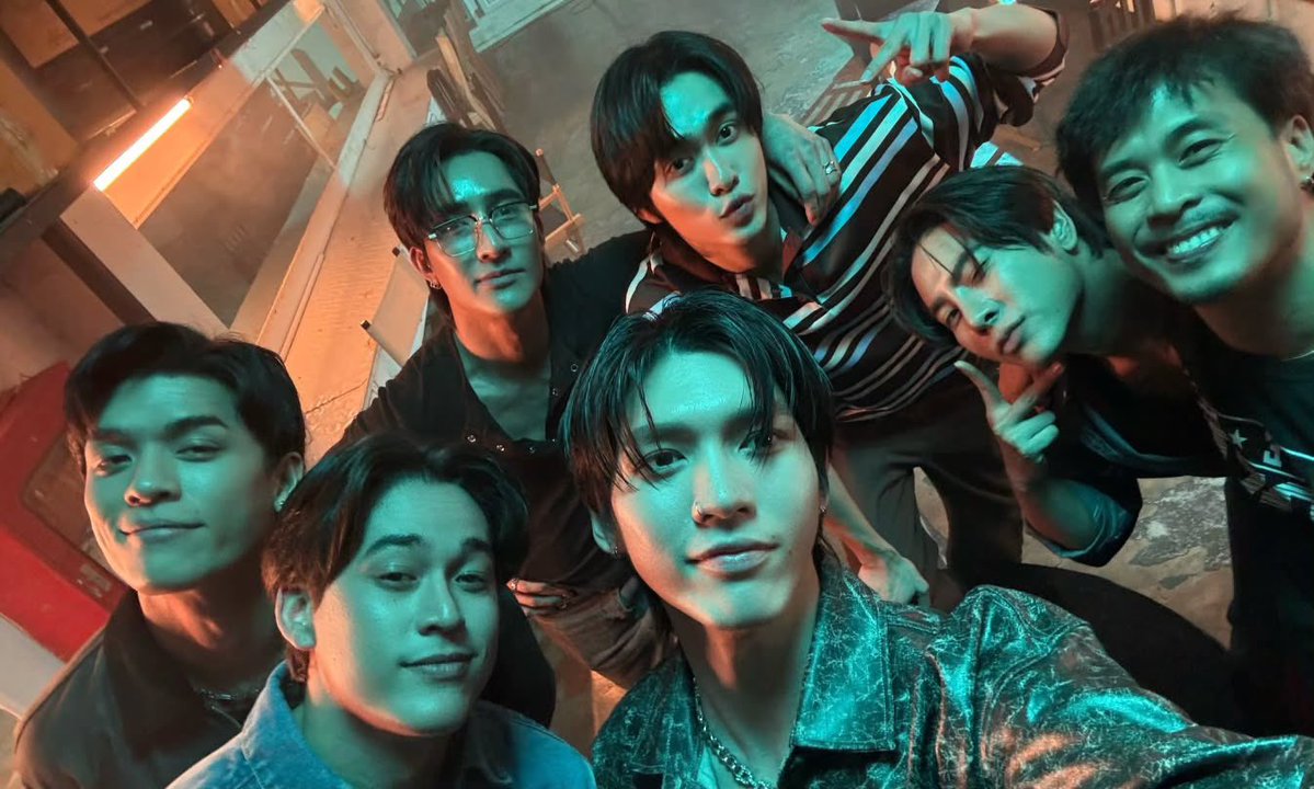 ห้ามแตะ (No One Can) Ost.ONLY FRIENDS : DREAM ON 🔥

IG : ninewpinya 

#OnlyFriendsDreamOnSpecial 
<a href="/Earth_Pirapat/">Earth Pirapat 🌏</a> #EarthPirapat 
#OnlyFriendsDreamOn 
#ห้ามแตะMV