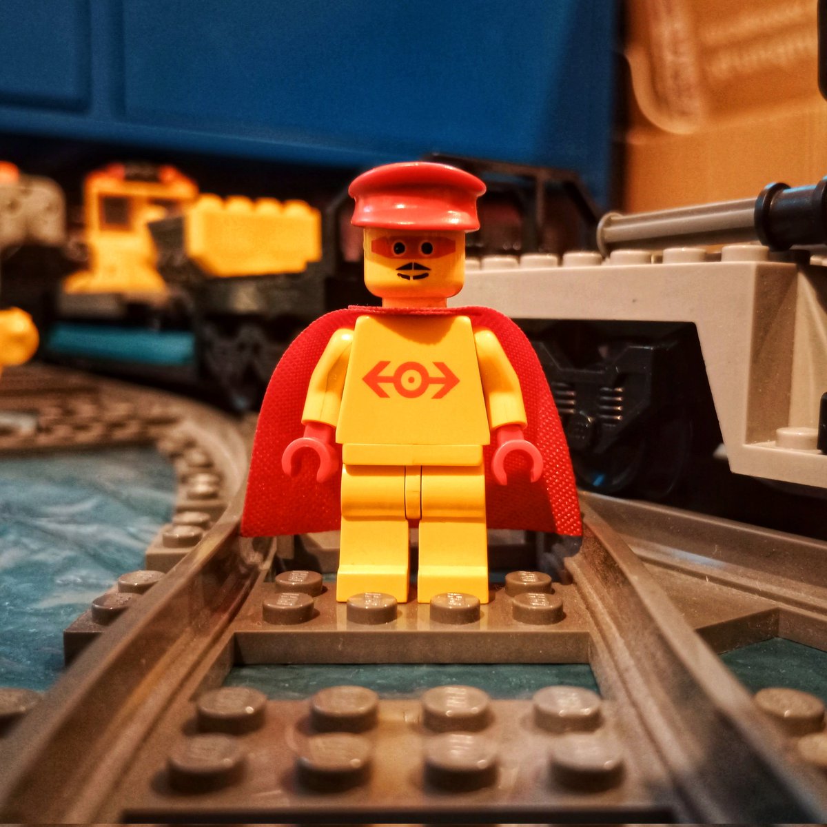 M438sCreations's tweet photo. Super Station Master
#lego #afol #legoloco #legotrain #lgauge https://t.co/5W98HMty8h