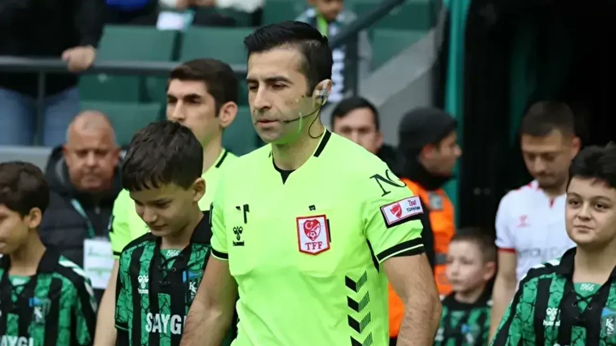 Sezonun ilk yarısında Fenerbahçe-Trabzonspor maçında, Trabzonspor’un nizami golünü VAR’dan iptal eden VAR hakemi Davut Dakul Çelik, Konyaspor - Galatasaray maçının VAR hakemi oldu.

Davut Dakul Çelik'in Fenerbahçeli olduğu ortaya çıkmıştı.