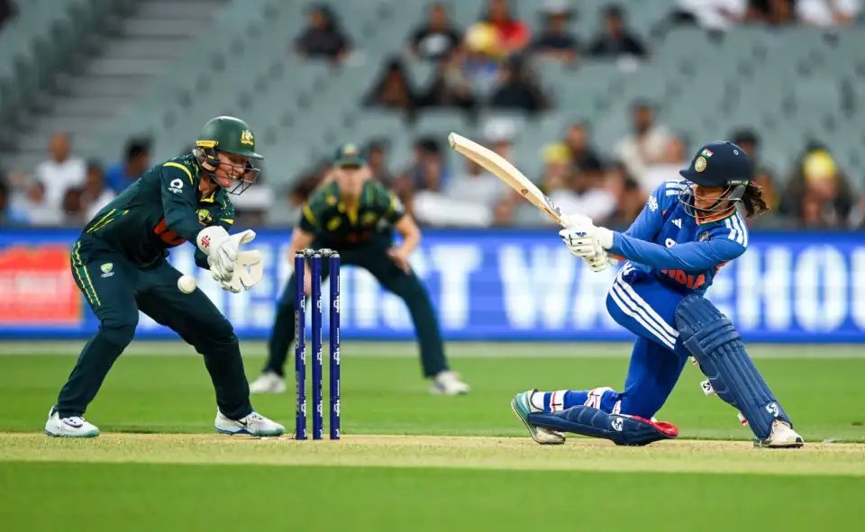 SMRITI BRINGS UP A TIMELY HALF-CENTURY IN THE DECIDER!🦁🔥

She brings up a solid 90-run partnership along with Jemimah Rodrigues!👏🇮🇳