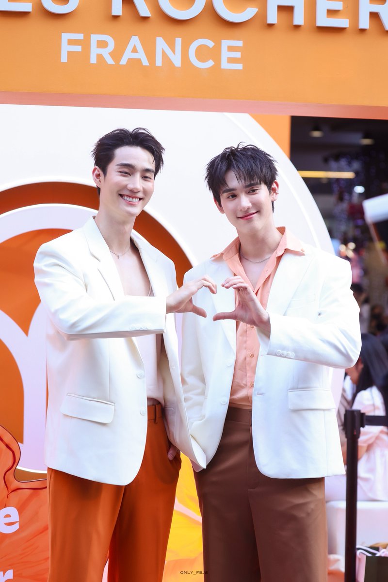 • 🦊🍅「 260221 」 
— FORCEBOOK WITH YVESROCHER

🧡🫶🏻

#YvesRocherxForcebook  
#fforce_ #kasibook