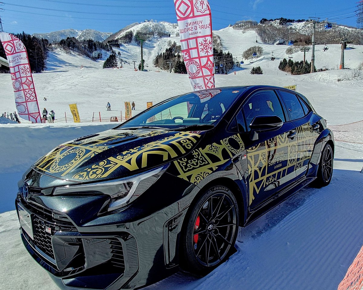 yinagaki335's tweet photo. 2026.02.17
ユーミン SURF&SNOW in 苗場 @ Alpin Hütte Naeba❆
今年のTOYOTA GAZOO Racing・SNOW DRIVE 2026はサーフ&スノー2026のメインビジュアルをラッピングしたGRカローラ🚗
カッコいい~💯
#TOYOTA
#TOYOTAGAZOORacing
#GRカローラ
#私をスキーに連れてって
#サーフ天国スキー天国
#SnowDrive https://t.co/eyBcgxSIvC