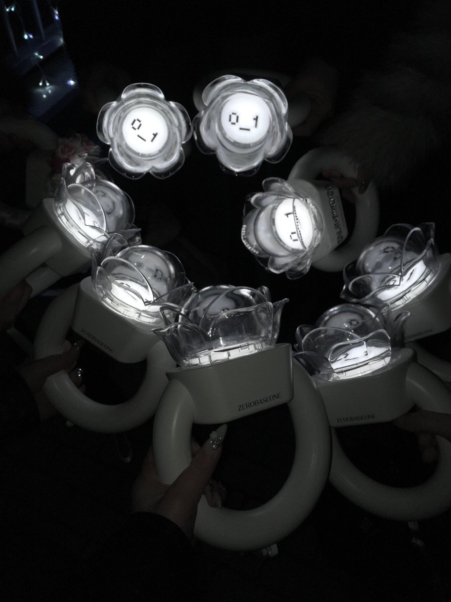 랑⟡.· tweet media