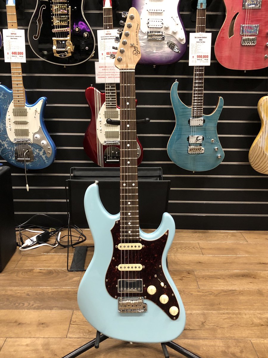 mikiame's tweet photo. Dyna
JA-STER Standard SSH / Sonic Blue
が入荷しました🎸
Sonic Blueがとてもキュートでボディシェイプはクールです✨
SSH仕様なのでどんなジャンルでも対応できるギターです♪
WEBにも掲載していますので下記のURLからチェックお願いします🔽
https://t.co/KH4ewlU24V
#ダイナ楽器 #JASTER #Dyna https://t.co/y9UyG2bPSU