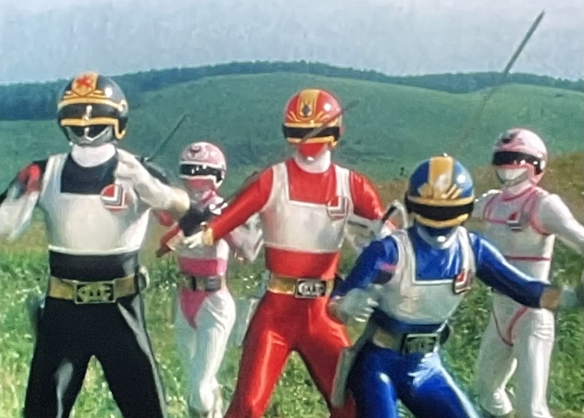 チェンジマン（1985年）は長崎オランダ村とか熱海とかどっかの高原とか「ロケにかこつけて観光目的だろ！｣みたいな回がたまにあるけど、時代が豊かな証拠だな。なにより画面が華やかだ。