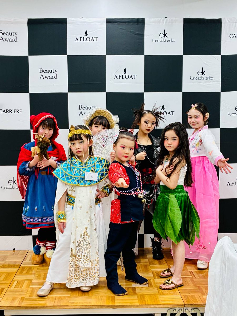 フィンランド🇫🇮】民族衣装 ここなちゃん、くるみちゃんの作品を着用