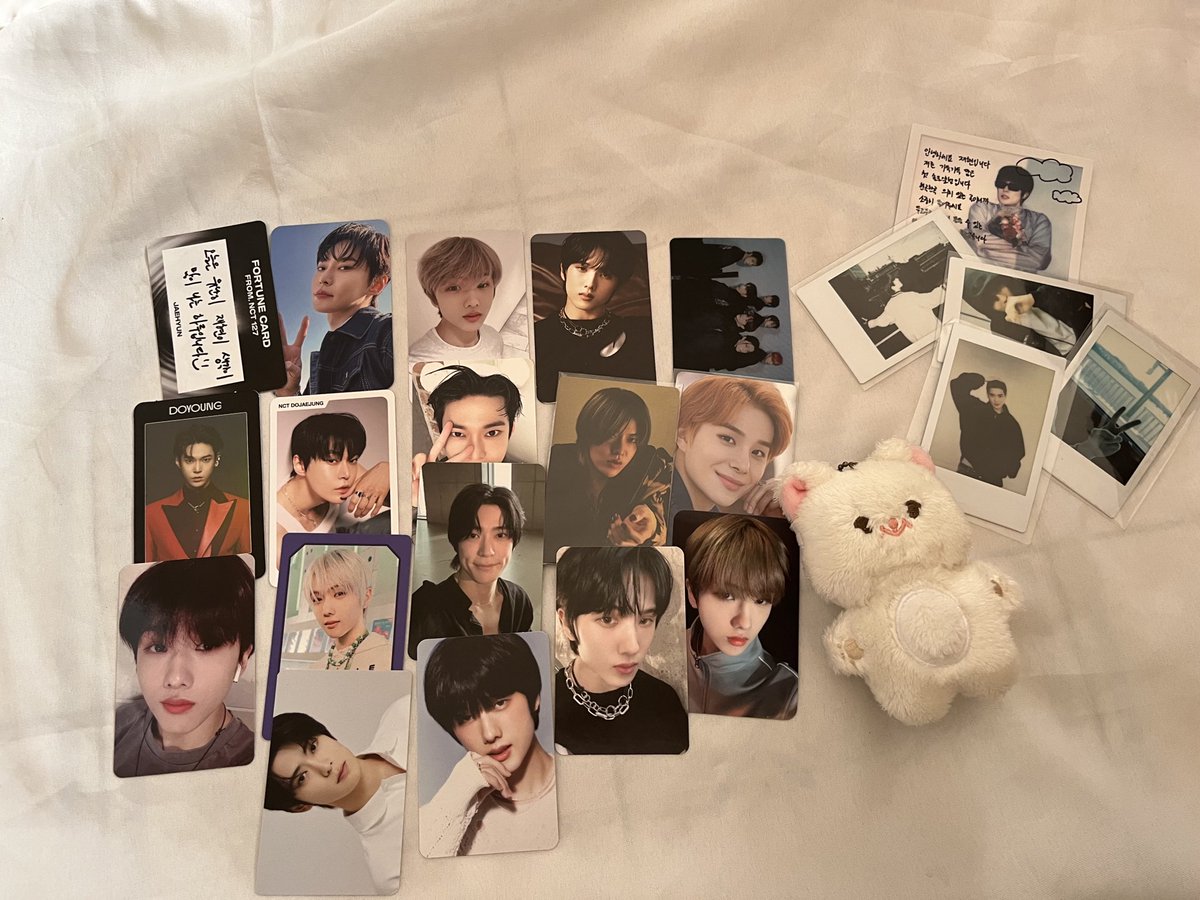 ปล่อยต่อ 
การ์ดใบละ 20 
ตุ๊กตา ดรีมมี่ดรีม จีซอง ตัวละ 150
แท่งไฟ ver.1 350

📮30/50

ซื้อครบ 100 แถมพลล.
#ตลาดนัดnct / #ตลาดนัดnctdream / #ตลาดนัดnct127