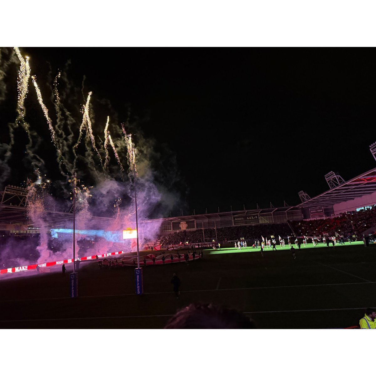 Red Vee Pins tweet media