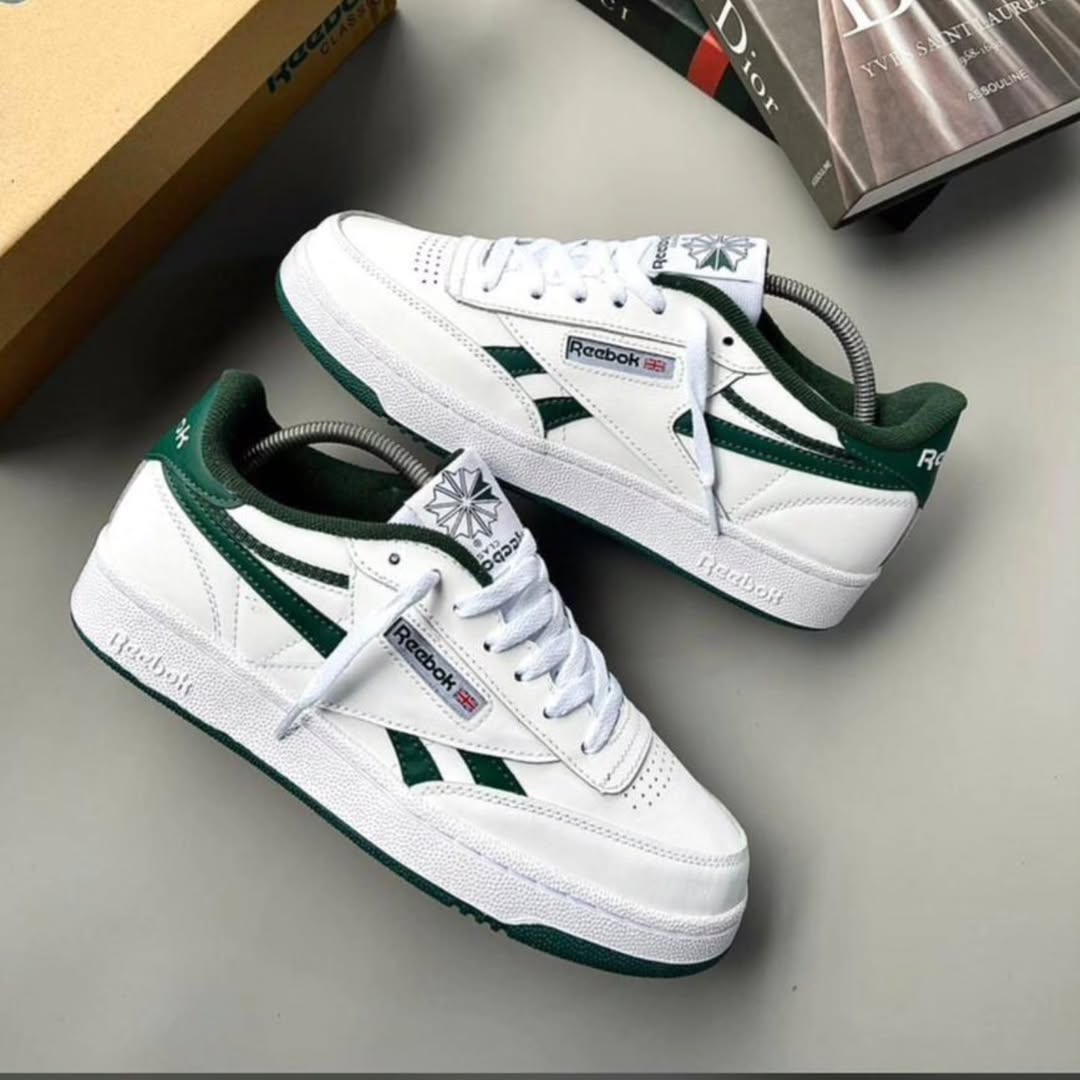 Sneakers 👟 tweet media