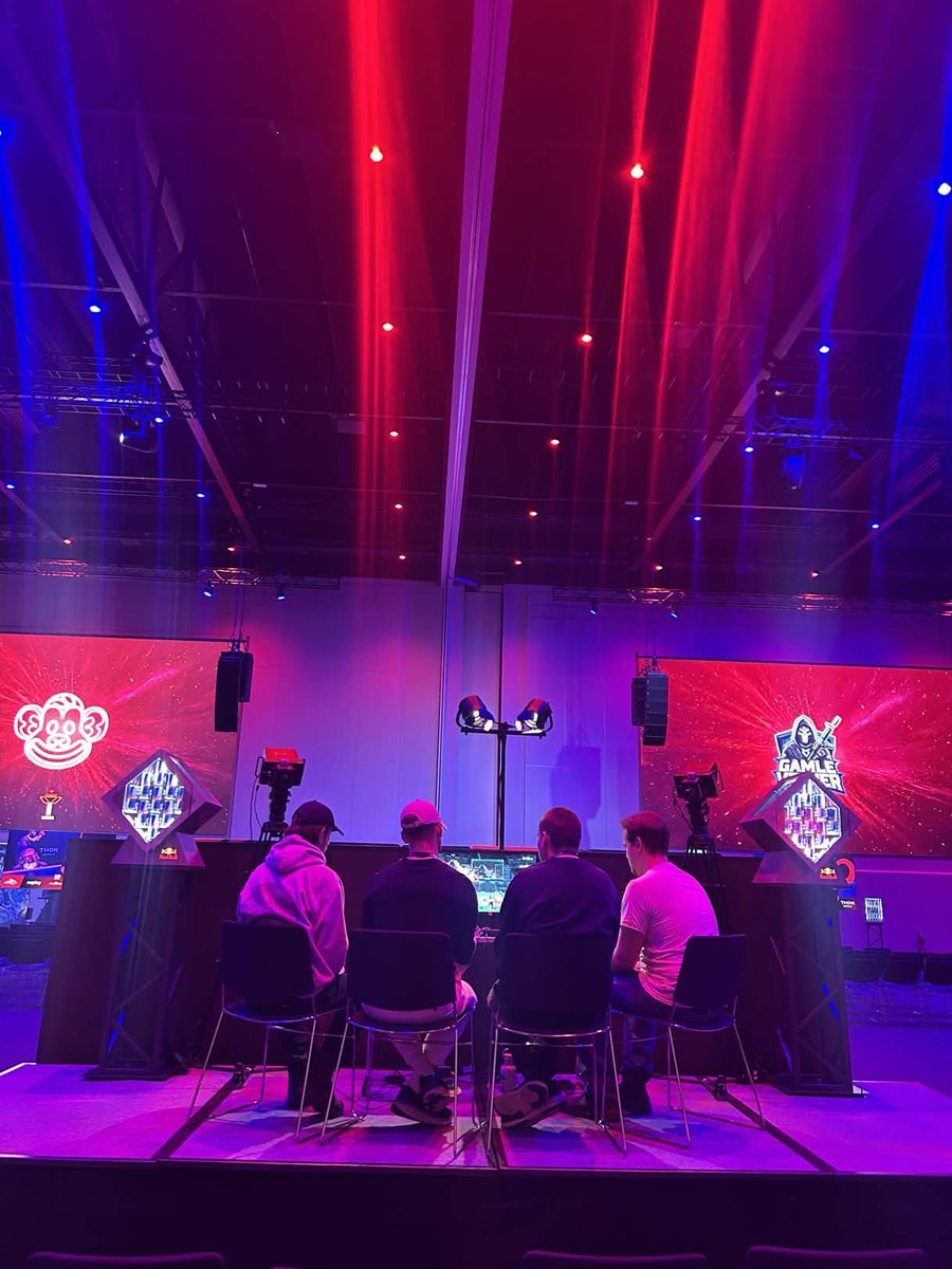 Yesterday the dynamic duo <a href="/AnbilM2/">Anbil</a> and <a href="/LancelotSSB/">Hugo</a> soared into the night as the winners of doubles! We hope everyone who came by <a href="/landingzone2026/">LANDING: ZONE</a>  yesterday enjoyed their flight✈️

We are on to day 2! Singles is starting at 12:00, so tune in to see who will fly home a winner!🏆