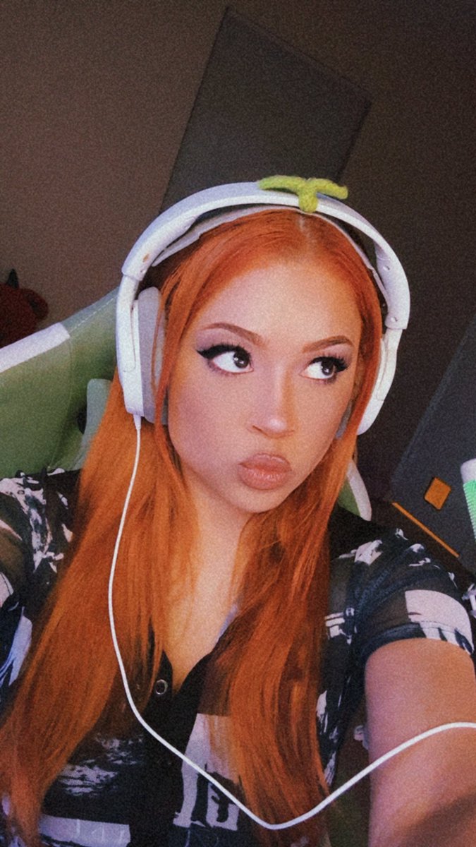 Apologies for the late stream
Twitch.tv/gloomybean_