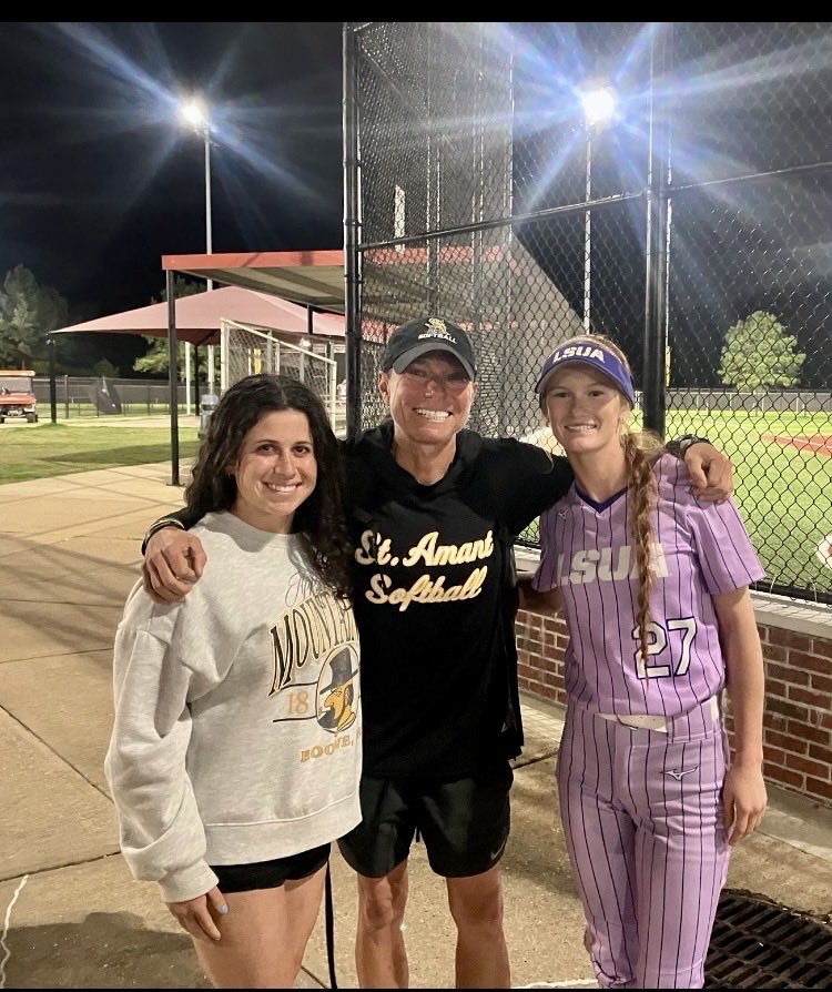 St. Amant Softball tweet media