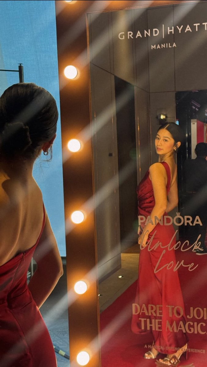 joytotheworld tweet media