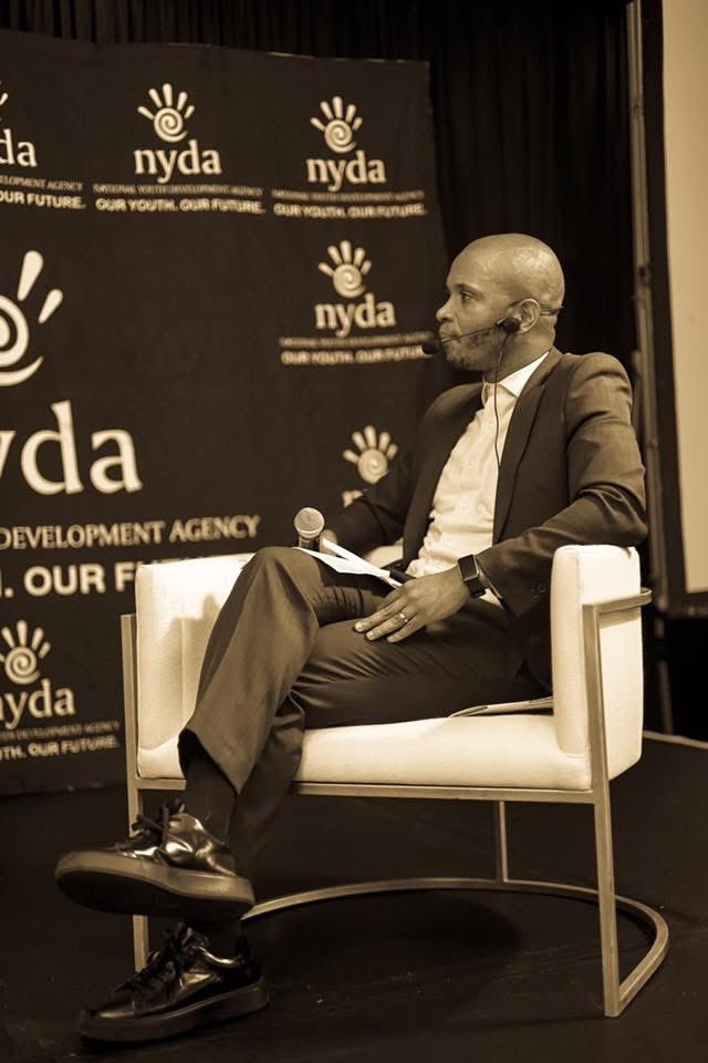 Fred Bohasu tweet media