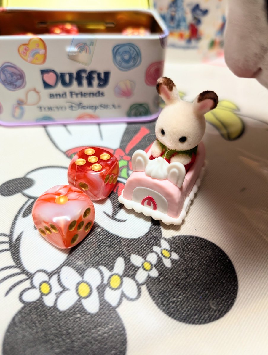 いちごみるくみたいなダイス買った🍓